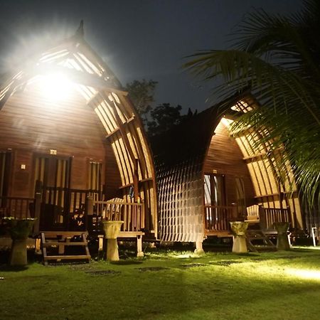 Lumbung Wisesa Uluwatu Hotel Ngoại thất bức ảnh